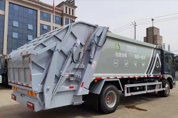 compressed garbage truck1